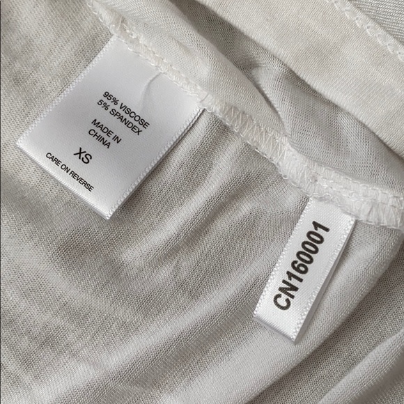 NY&C. New York & Company XS white top - Picture 6 of 15